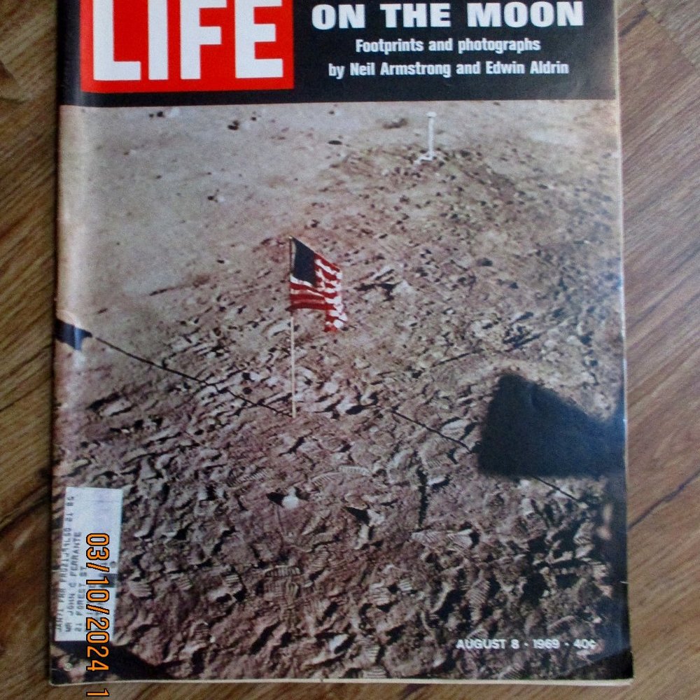 Life Magazine August 8, 1969 ISSUE-ON THE MOON -Neil Armstrong and Edwin Aldrin